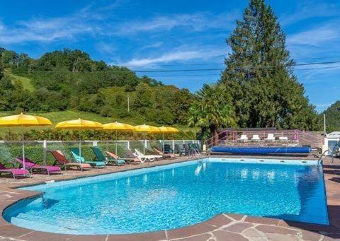 Oh! Campings - Camping Paradis A L'Ombre Des Tilleuls Peyrouse Extérieur photo