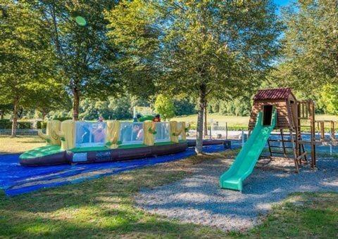 Oh! Campings - Camping Paradis A L'Ombre Des Tilleuls Peyrouse Extérieur photo