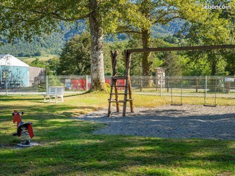 Oh! Campings - Camping Paradis A L'Ombre Des Tilleuls Peyrouse Extérieur photo